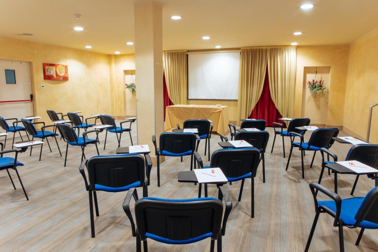 Hotel Amico Città Sant'Angelo Esterno foto