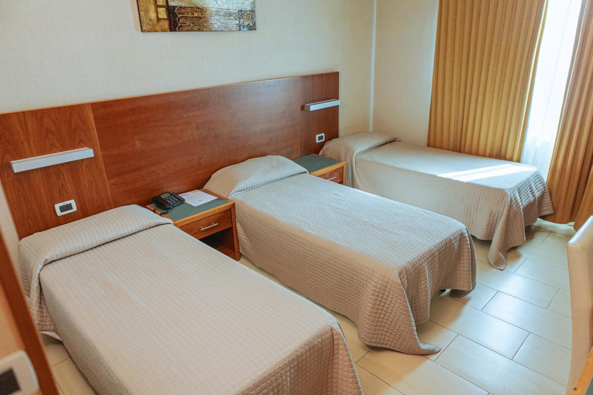 Hotel Amico Città Sant'Angelo Esterno foto