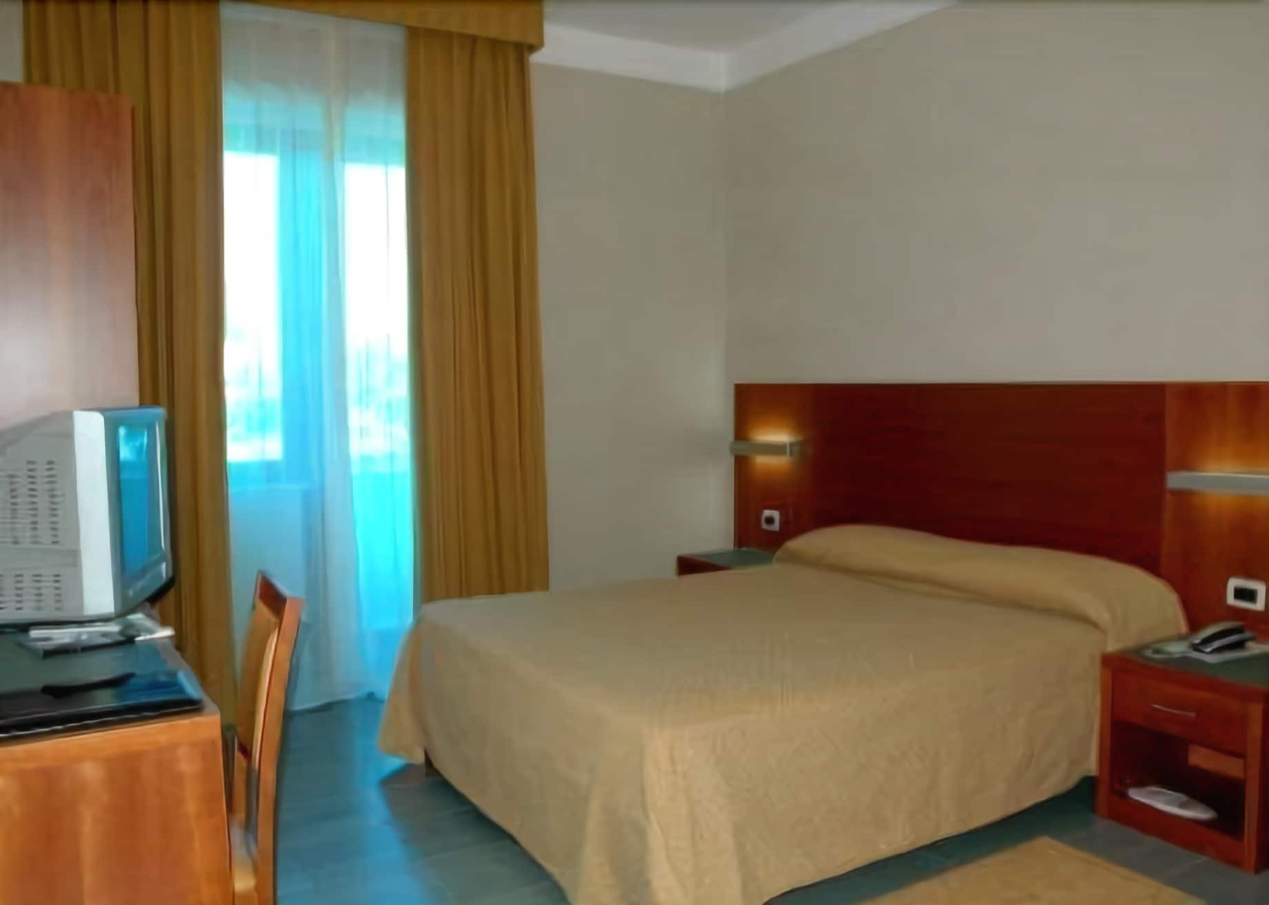 Hotel Amico Città Sant'Angelo Esterno foto